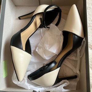 Apt. 9 Black and Cream pointy toe Heels